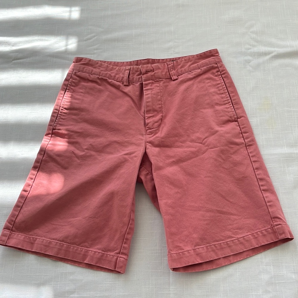 Vineyard Vines Boys Shorts. Size 18. Salmon chino. Great pre-worn condition.